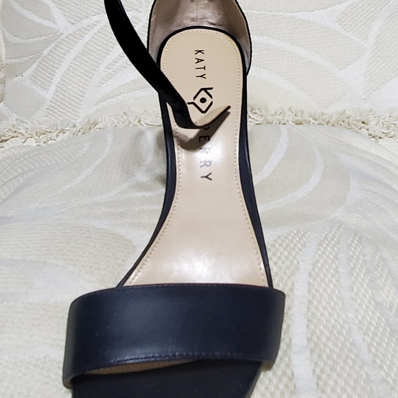 Katy Perry sandals - Picture 2 of 3